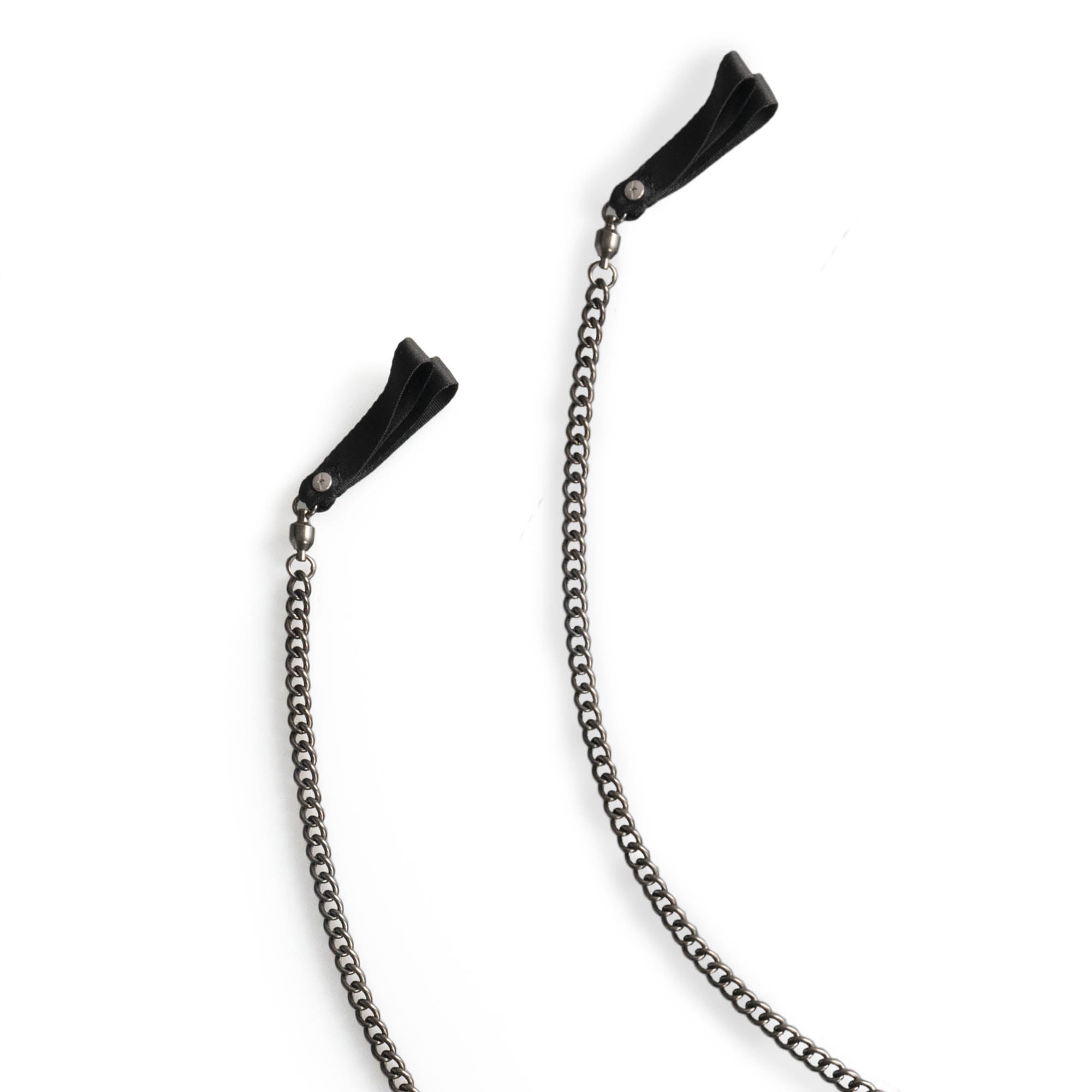 Trailblazer cathedral fire poi close up on chain and handle ends