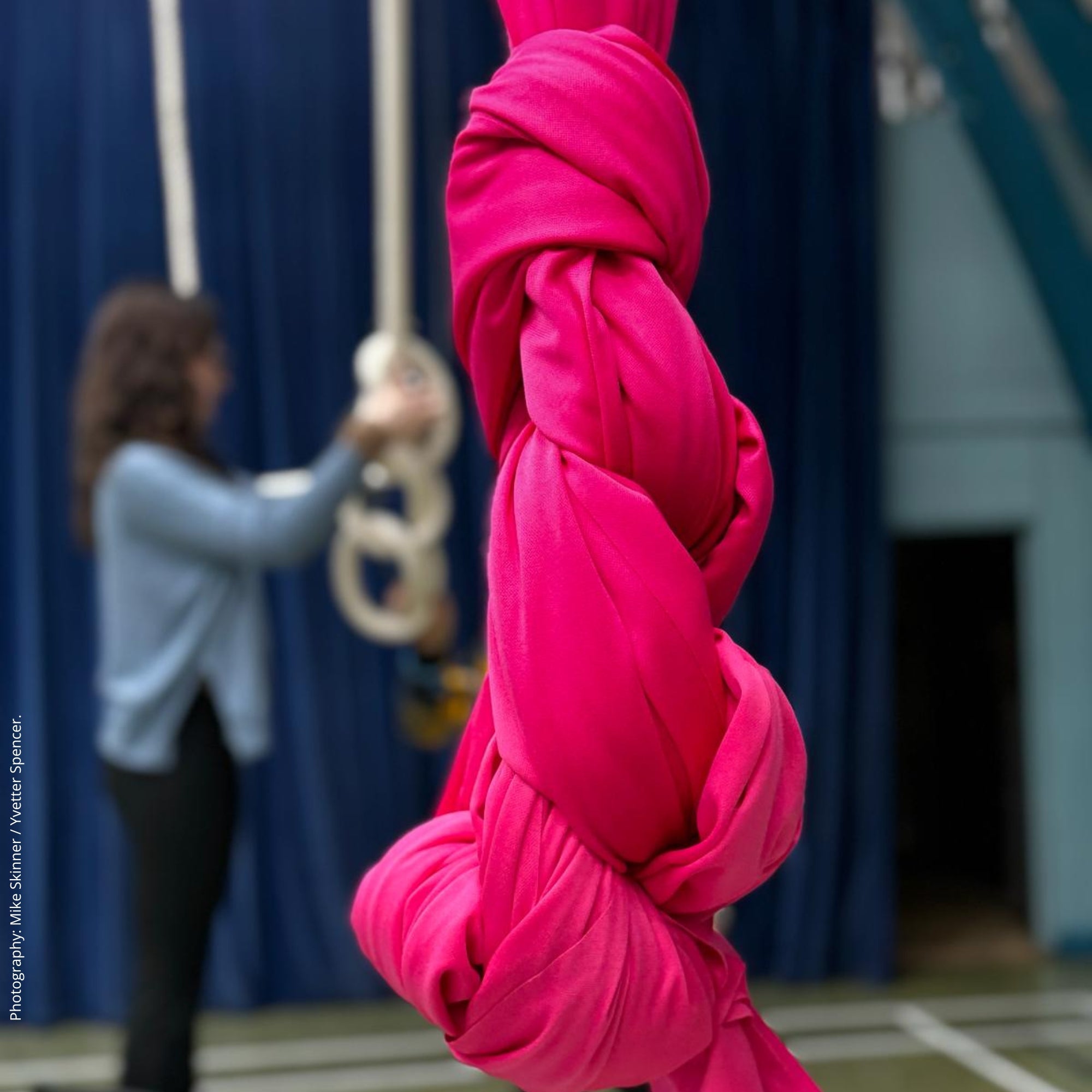 Youth pink silk knotted
