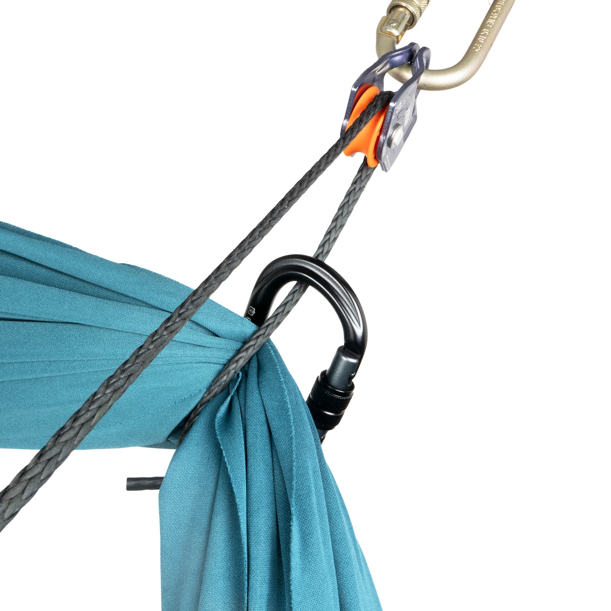 Petzl pulley oscillante rigged pulling silk close up