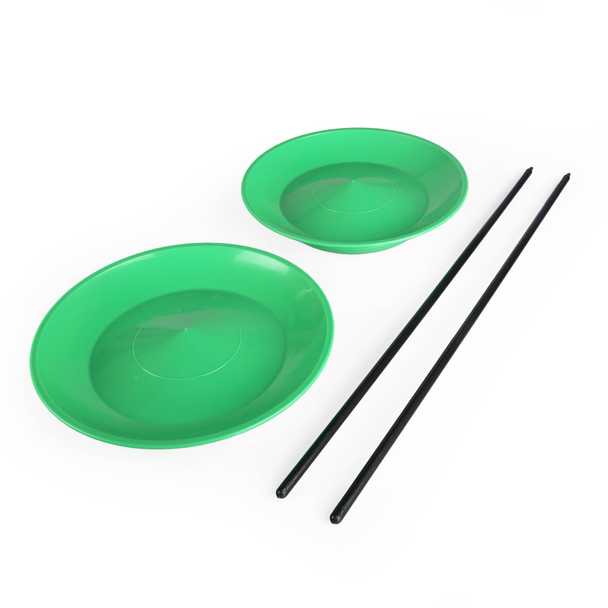Status spinning plates 2 x green with 2 sticks at a slight angle