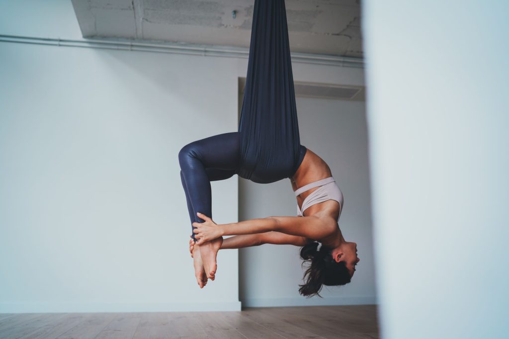AERIAL RIGGING 101: How to Rig Yoga Hammocks - Circus and Aerial Industry  Blog US
